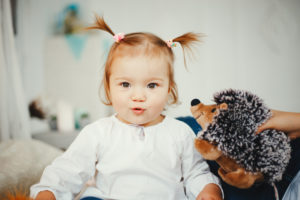 Cuidados com os Cabelos: Do Bebê à Adolescência