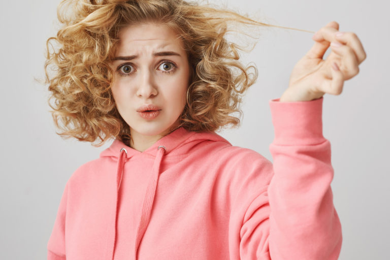 Cabelo Elástico: O que é e Como Tratá-lo?