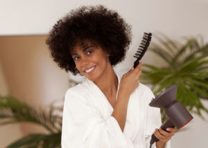 Secadores de Cabelo: Conheça as Diferenças e Escolha o Ideal para Você