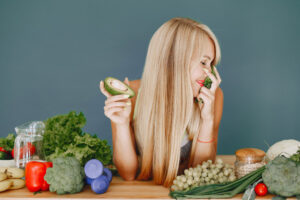 Alimentos que ajudam a parar a queda de cabelo: o que incluir na sua dieta - www.freepik.com