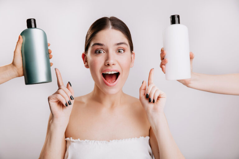 Como Saber se Seu Shampoo Está Danificando o Cabelo? - Fonte: www.freepik.com