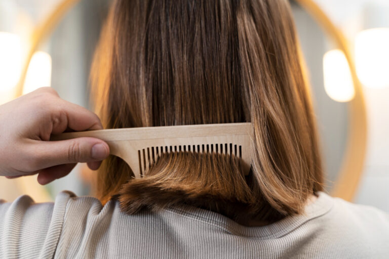 Cabelo Cresce Quantos Centímetros por Mês? - www.freepik.com