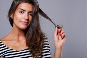 Cabelo Sem Brilho: Como Resolver - www.freepik.com