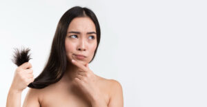 Raiz Oleosa e Pontas Secas: Por Que Isso Acontece e Como Cuidar Corretamente - Fonte: www.freepik.com