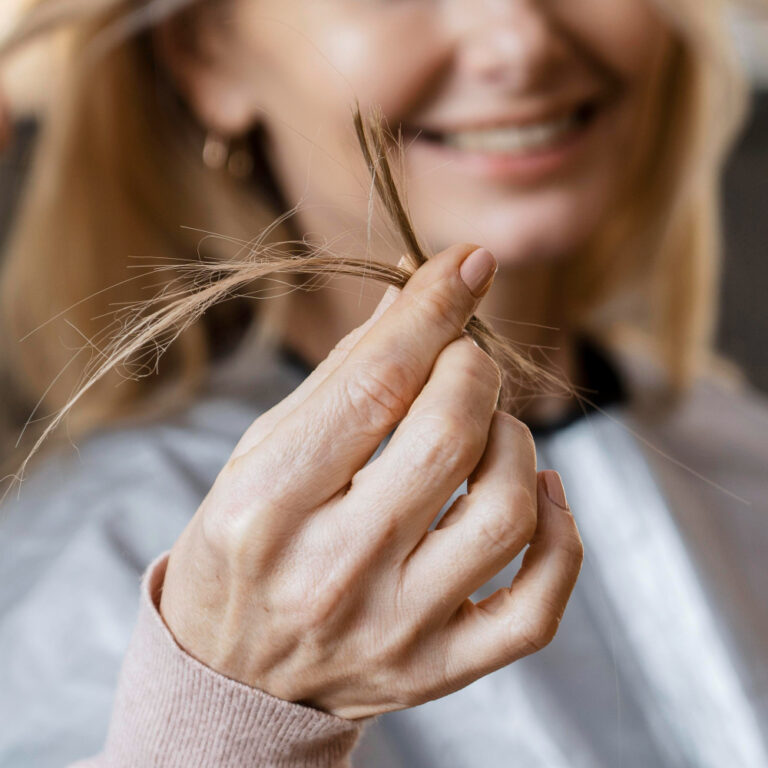 Cutículas do Cabelo: Entenda Sua Função e Como Proteger os Fios - Fonte: www.freepik.com