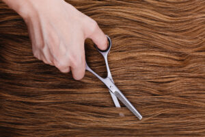 Cabelo Mudou de Textura? Entenda as Principais Causas ao Longo da Vida - Fonte: www.freepik.com